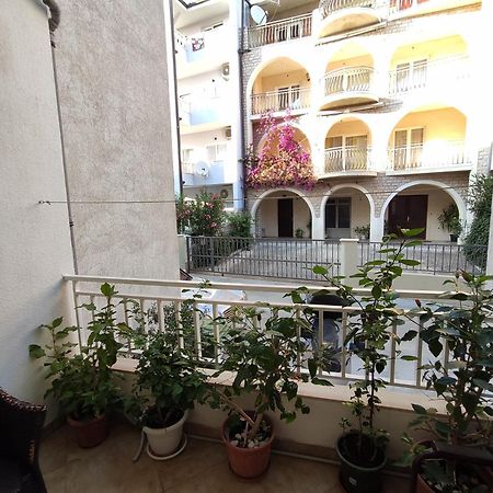 Apartments Jadranka มาคาร์สกา ภายนอก รูปภาพ
